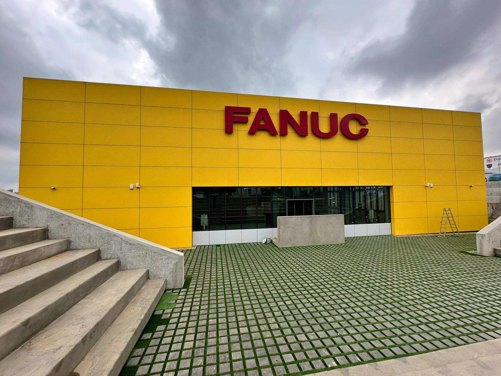 Kinza Yapı | Fanuc Turkey Headquarters / Exhibition Hall